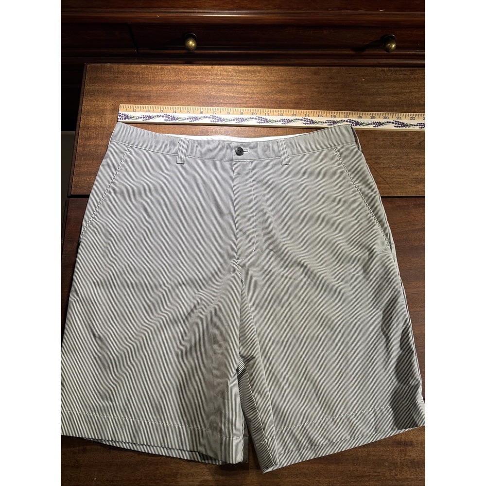 Cutter & Buck Dry Tec Men's Striped Golf Shorts Sz 34